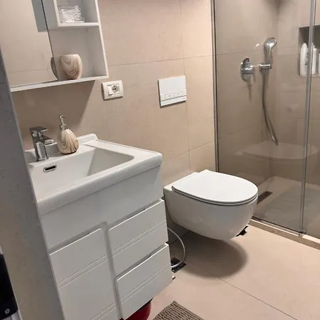 1 Apartment Golem (Tirana)